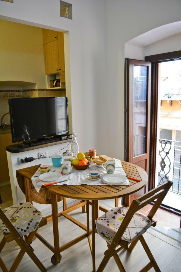 Abbardente Appartamento In Centro Cagliari Bagian luar foto